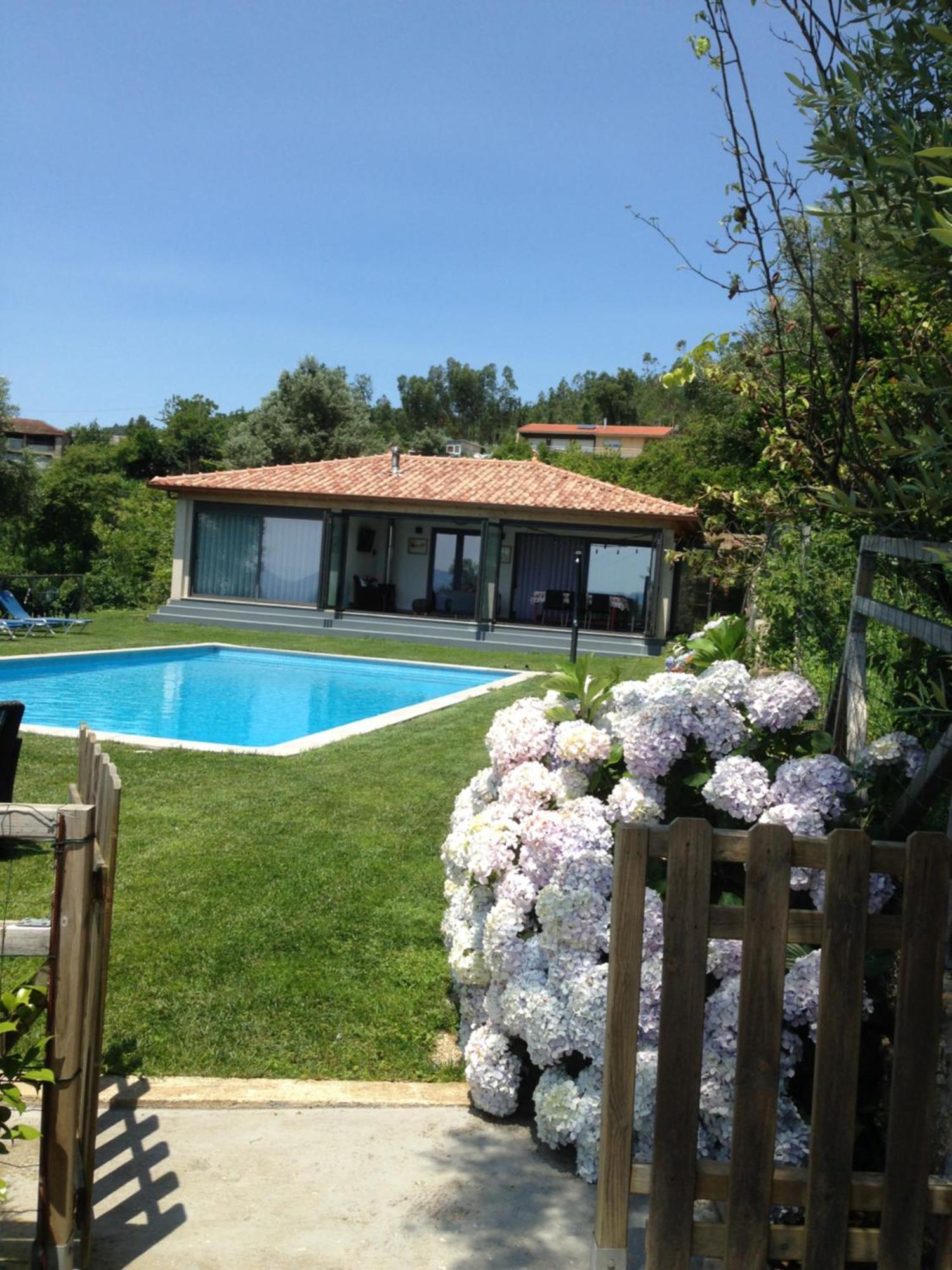 The Pool House Villa Longos Exterior photo